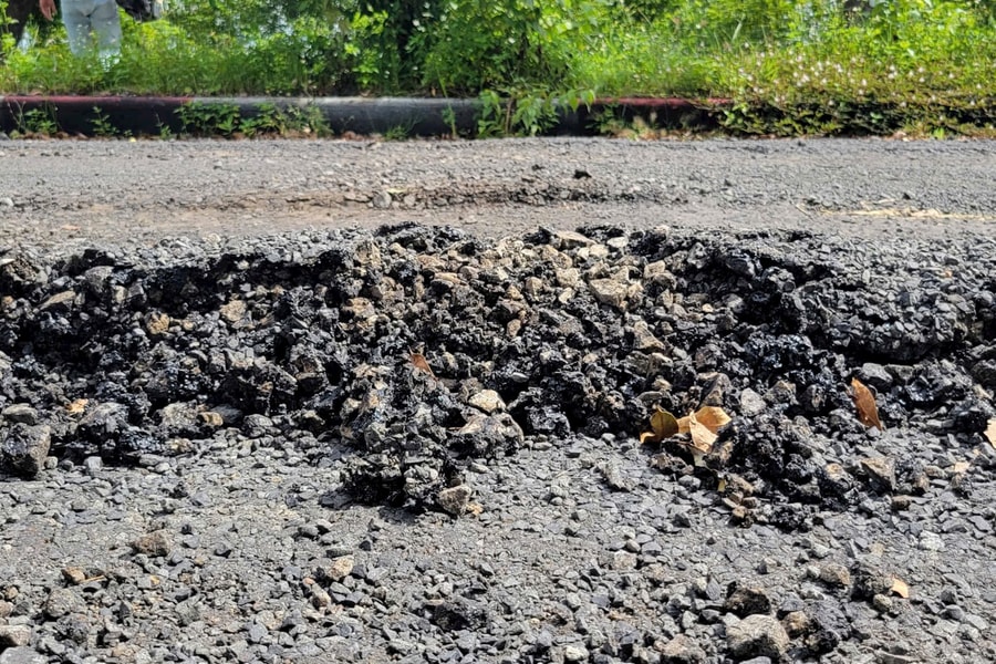 Gia Lai: Tuyến đường tiền tỷ vừa sửa chữa đã có dấu hiệu hư hỏng, địa phương quyết không nhận bàn giao