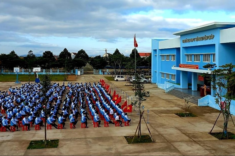 Đắk Lắk: Giáo viên bóp cổ đồng nghiệp ngay giữa sân trường có thể bị buộc thôi việc