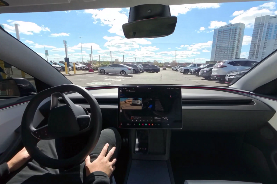 Mỹ điều tra gần 3 triệu xe Tesla vì vi phạm an toàn giao thông trong chế độ tự lái