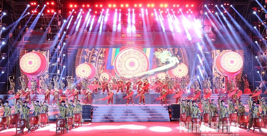 Hào hùng chương trình nghệ thuật ‘Âm vang Trần Thương - Ngàn năm sử tích’