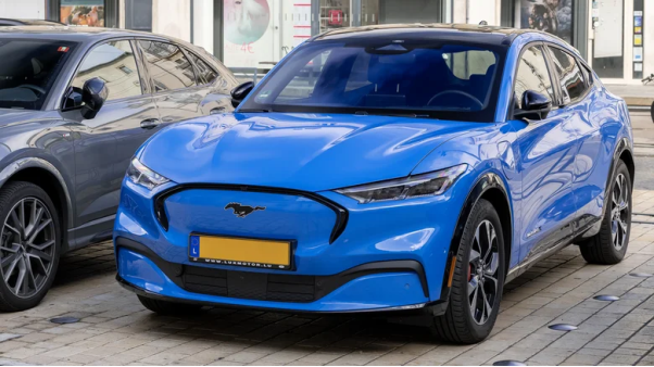 Nếu làm CEO Ford một ngày, độc giả sẽ làm gì?