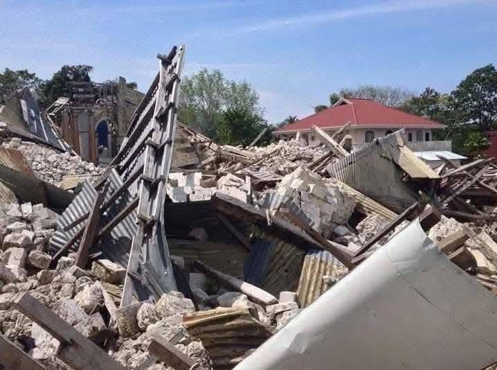 Philippines chịu thiệt hại nặng nề bởi hai trận động đất mạnh liên tiếp