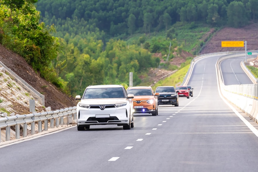 VinFast cán mốc doanh số kỷ lục 100.000 ô tô điện sau 9 tháng