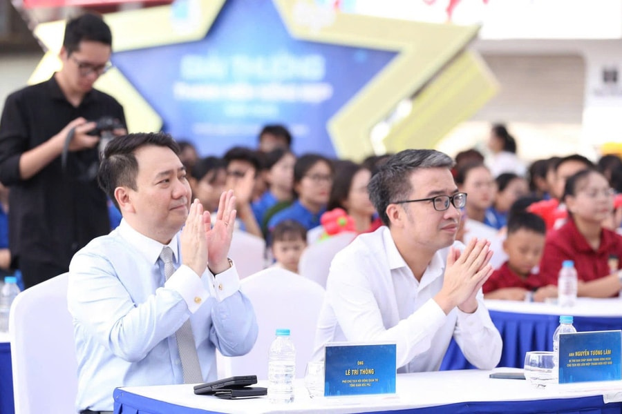 Ngày hội “Gia đình trẻ hạnh phúc 2025” khai mạc tại Hồ Gươm - Lan tỏa thông điệp hành trình yêu thương