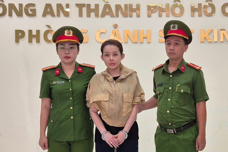 Ngân 98 bị bắt vì sản xuất hàng giả, doanh thu 1 năm từ sản phẩm 'giảm cân' lên tới cả trăm tỷ đồng