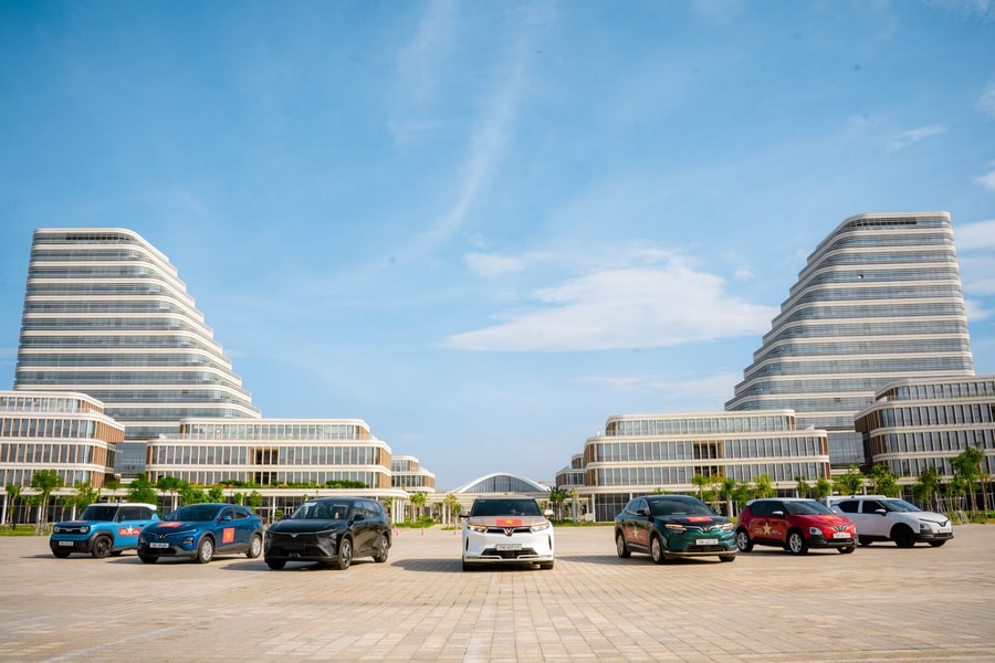 Giới chuyên gia nói gì về kì tích chưa từng có trong lịch sử của VinFast?