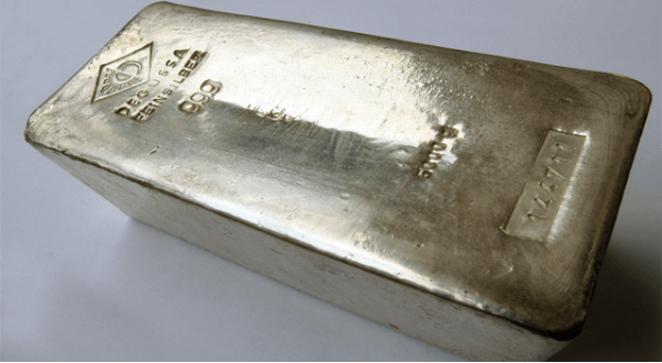 Giá bạc thế giới lập đỉnh lịch sử khi nhà đầu tư đổ xô săn tài sản trú ẩn