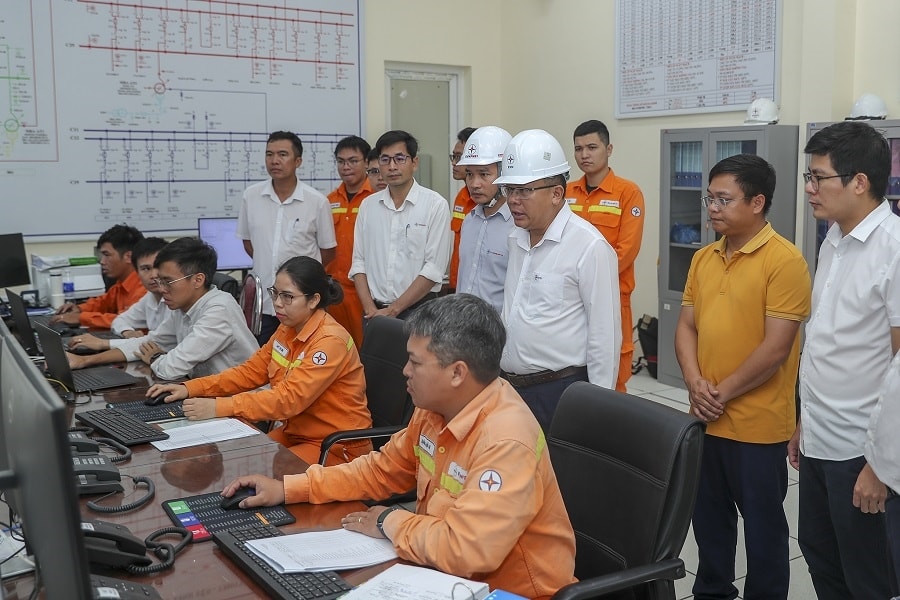 EVN đóng điện thành công đường dây 500 kV Lào Cai - Vĩnh Yên