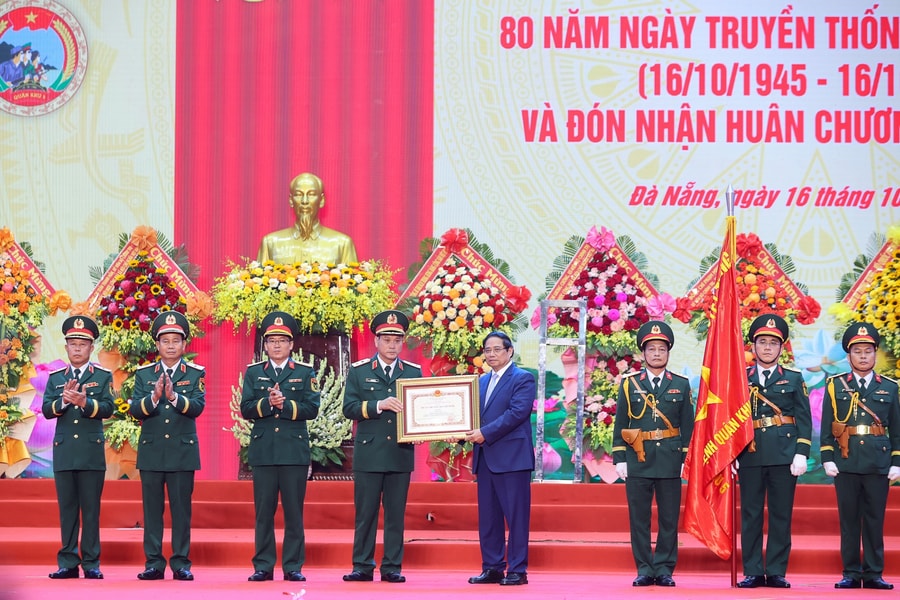 Xây dựng Quân khu 5 tinh nhuệ, hiện đại, nòng cốt trên địa bàn chiến lược của Tổ quốc