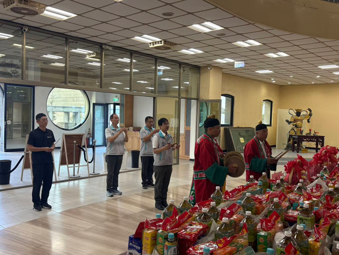 Người phụ nữ lấy dấu vân tay người chết làm giả giấy nợ