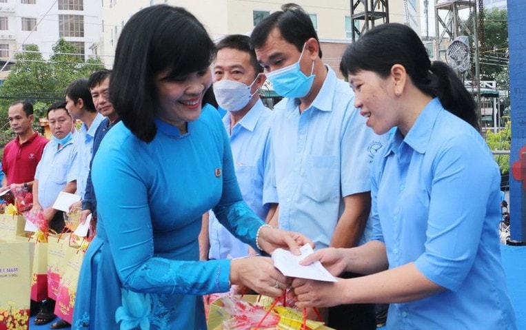 Huy động 6.000 tỷ đồng chăm lo Tết Bính Ngọ 2026 cho đoàn viên, người lao động