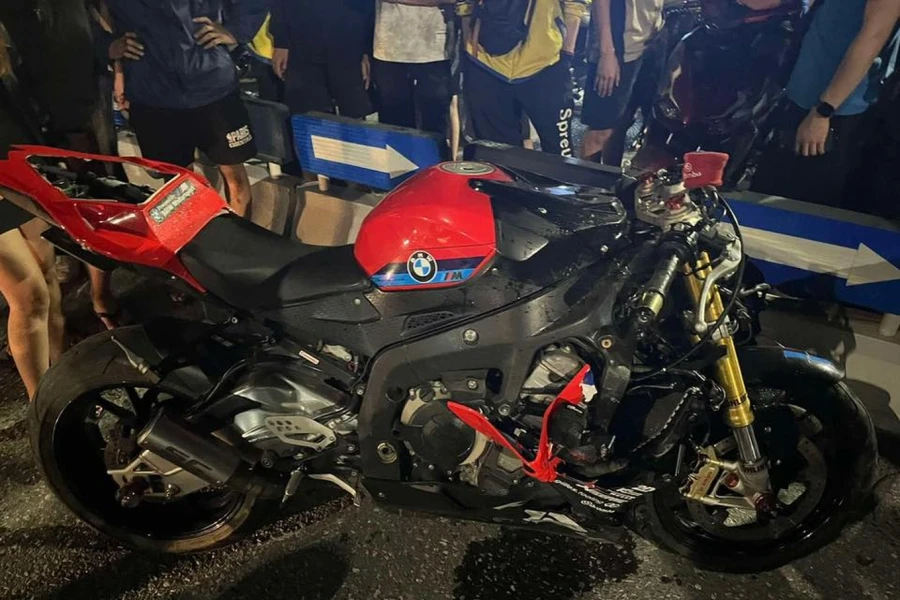 Va chạm giữa hai xe máy trên đường Trịnh Văn Bô, một người bị đứt lìa chân