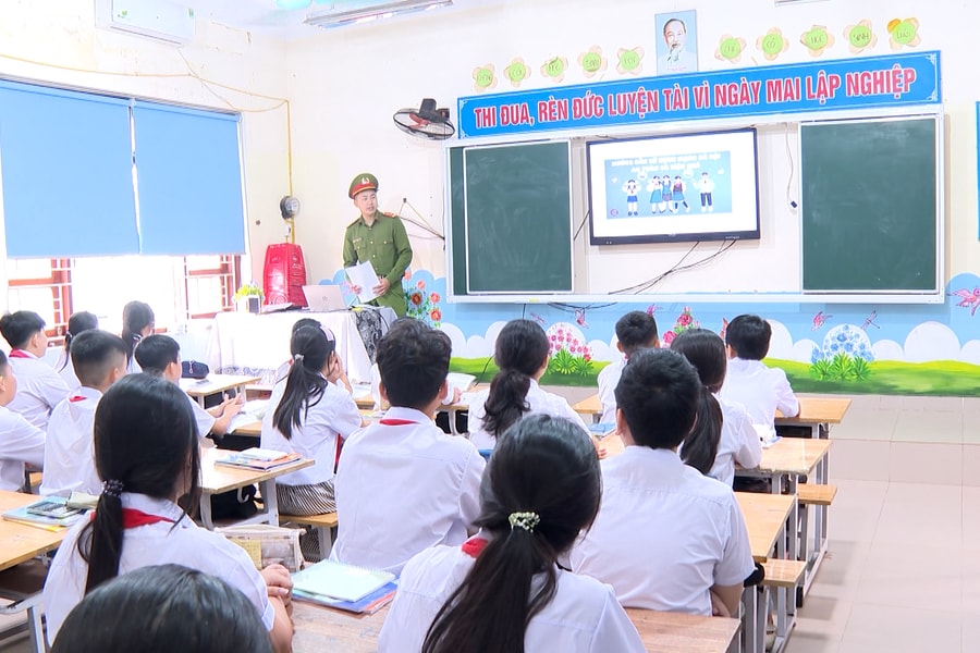 Bắc Ninh: Tuyên truyền nâng cao nhận thức cho học sinh về tội phạm trên không gian mạng
