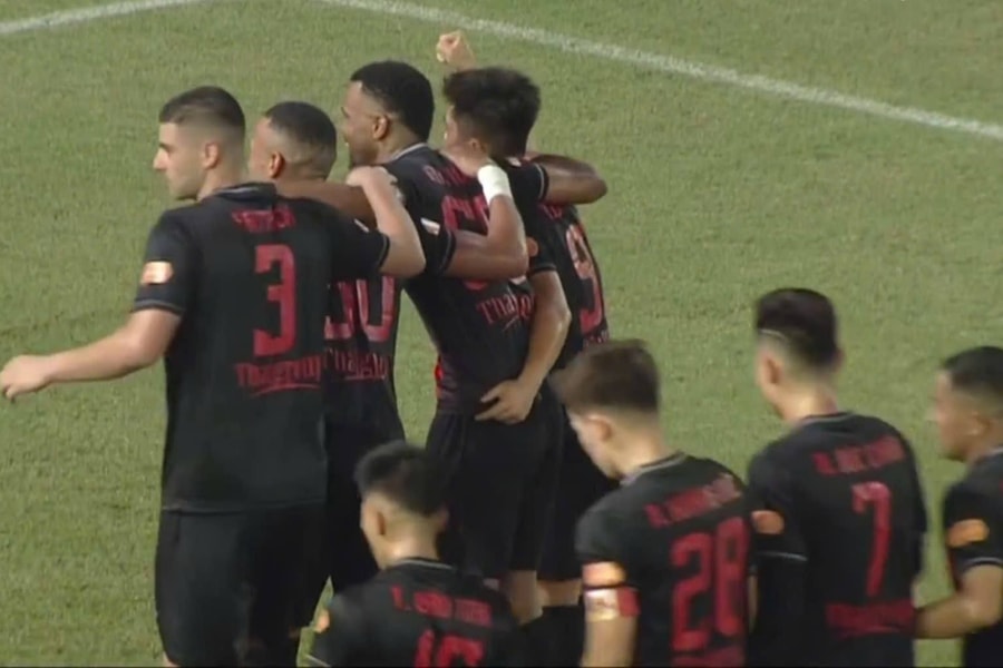 Hà Nội FC thất thủ trước Ninh Bình trong ngày ra mắt của HLV Kewell