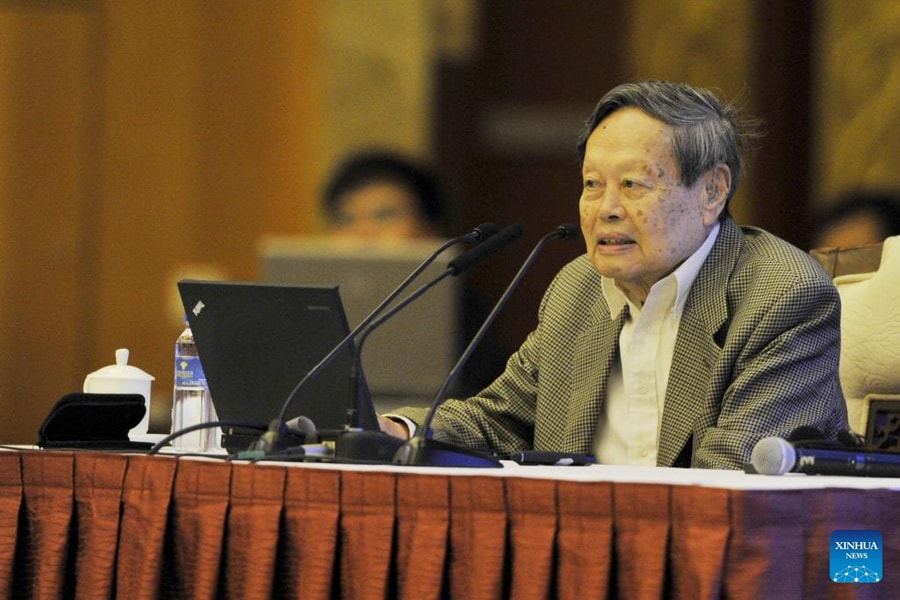 Nhà vật lý đoạt giải Nobel Dương Chấn Ninh qua đời ở tuổi 103