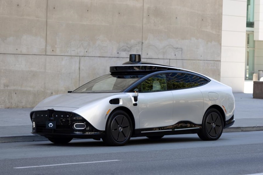 Xe điện tự lái đầu tiên trên thế giới “Made-by-VinFast” gây tò mò ở Trung Đông