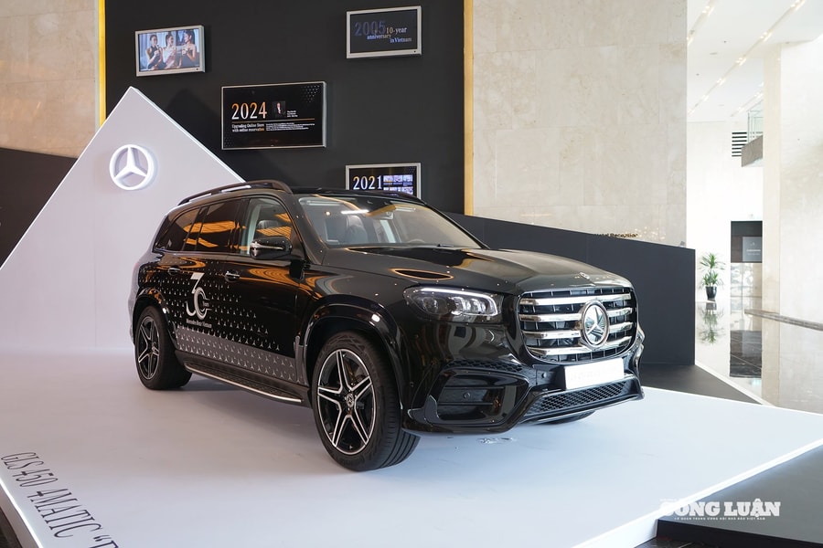 Cận cảnh Mercedes-Benz GLS 450 phiên bản kỷ niệm 30 năm tại Việt Nam