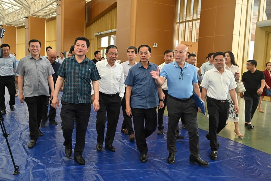 Ban chỉ đạo Hội chợ Mùa Thu 2025 kiểm tra tiến độ triển khai tổ chức Hội chợ