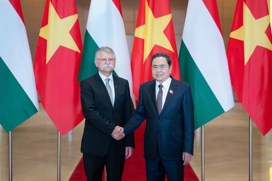 Chủ tịch Quốc hội Trần Thanh Mẫn chủ trì lễ đón và hội đàm với Chủ tịch Quốc hội Hungary