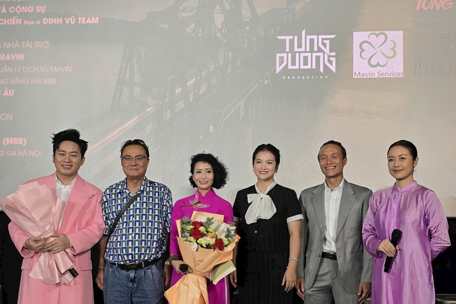 Nhạc sĩ Nhuận Phú ra mắt MV 'Mẹ hiền dấu yêu' và 'Hà Nội đêm giao mùa'