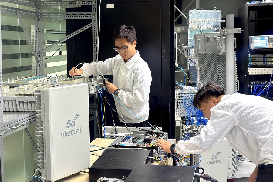 Lần đầu thiết bị viễn thông do Việt Nam sản xuất chinh phục “tiêu chuẩn vàng” toàn cầu