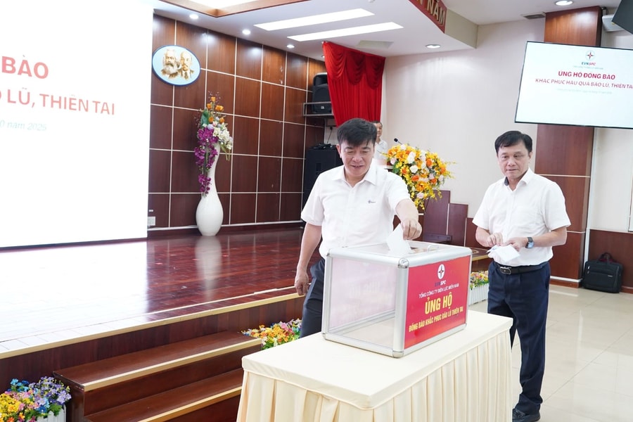 EVNSPC đóng góp gần 10 tỷ đồng ủng hộ đồng bào khắc phục hậu quả bão lũ và nhân dân Cu Ba