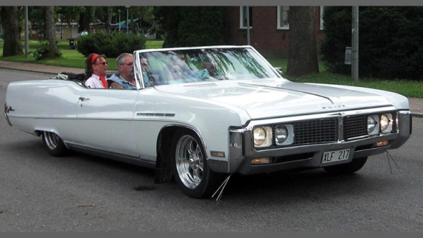 Vì sao ô tô đời cũ từng gắn 'váy' chắn bùn?