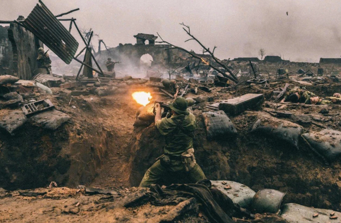 ‘Mưa đỏ’ bị sao chép, trình chiếu trái phép, nhà sản xuất phim nói gì?