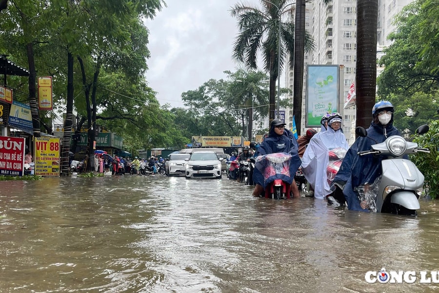 Chuẩn bị Hội nghị phòng chống thiên tai toàn quốc: Thủ tướng yêu cầu Bộ Xây dựng báo cáo thực trạng tiêu thoát nước đô thị