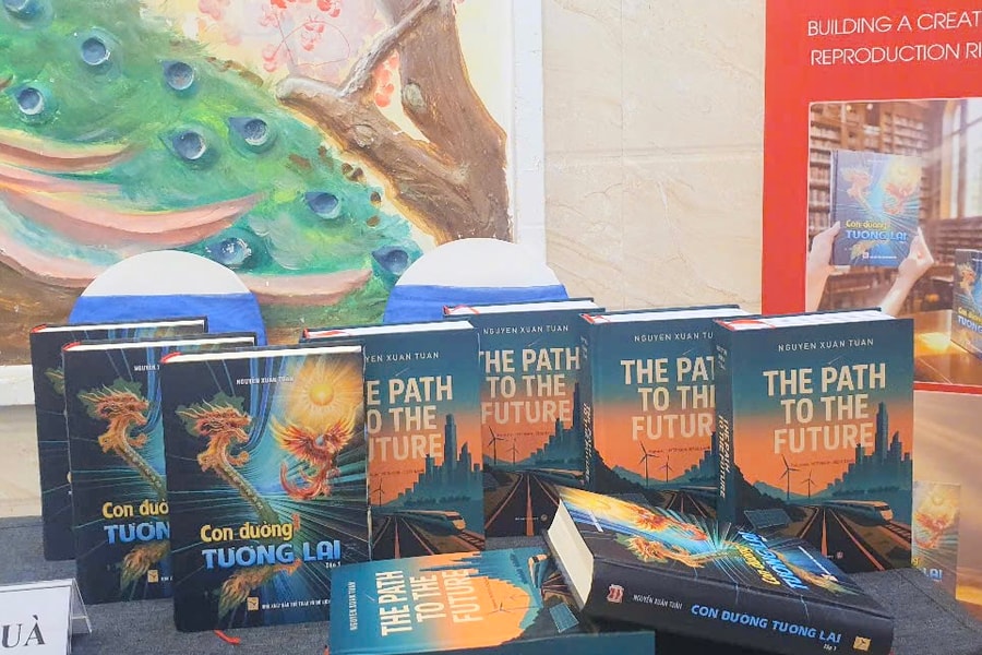 'Con đường tương lai' – Cuốn sách đưa tri thức Việt ra thế giới