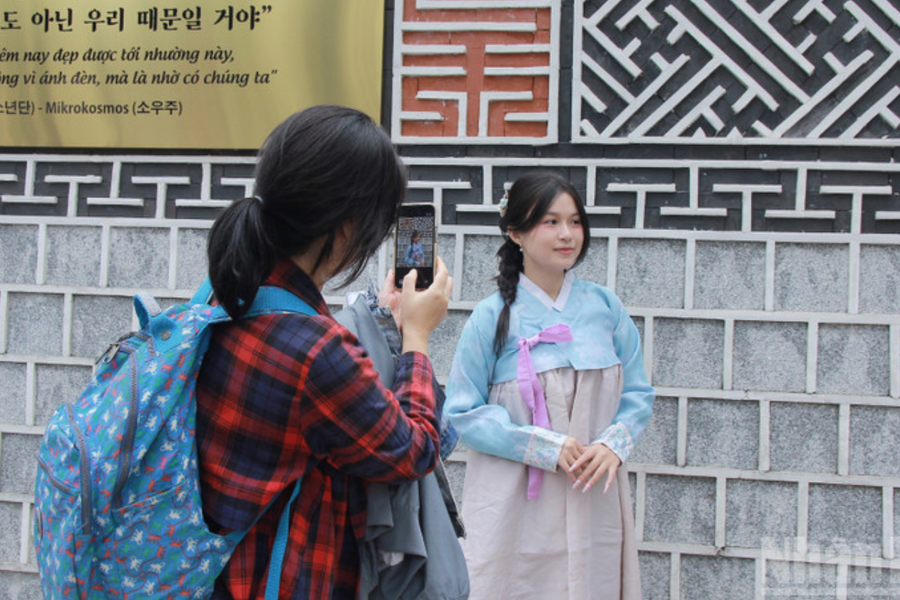 Sôi động Lễ hội Con đường Văn hóa Hàn Quốc 2025 giữa lòng Hà Nội