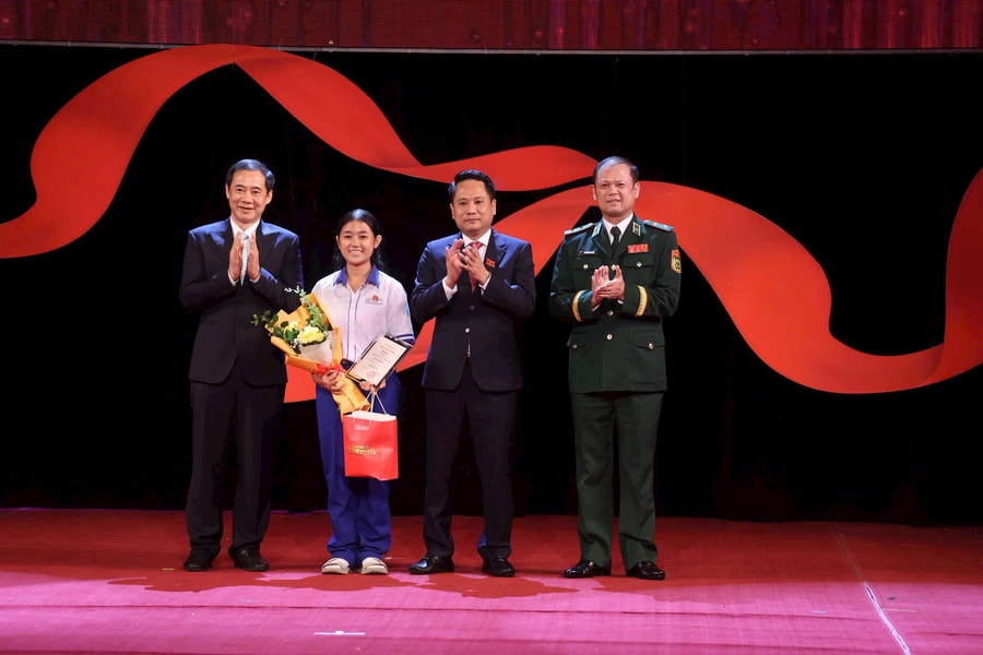 Lan tỏa tinh thần yêu nước và khát vọng cống hiến qua cuộc thi 'Viết tiếp câu chuyện tự hào'