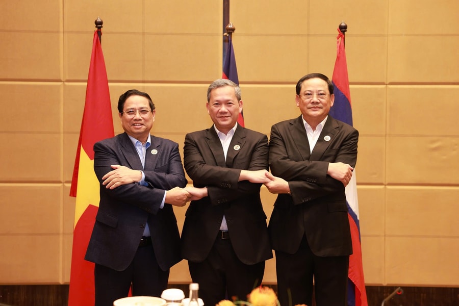 Thủ tướng Phạm Minh Chính làm việc với Thủ tướng Campuchia và Thủ tướng Lào