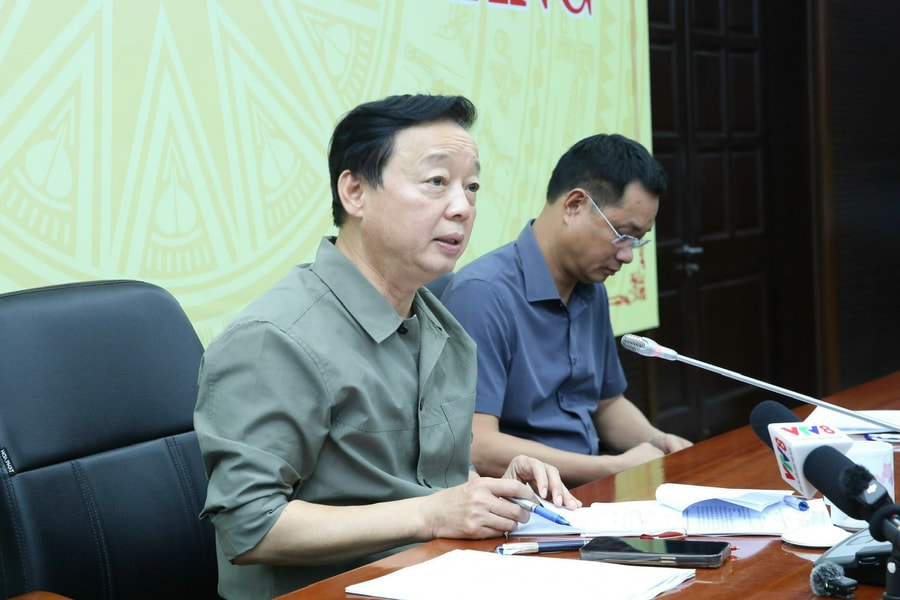 Tiếp cận mọi điểm ngập, không để người dân thiếu lương thực, thực phẩm do mưa lũ