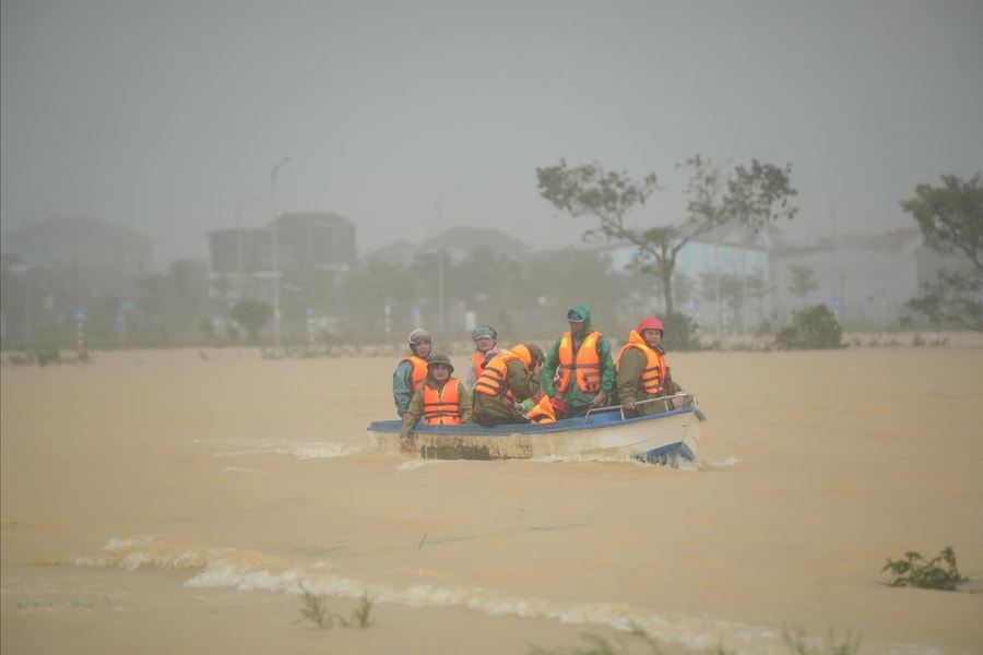 Huế: Huy động tối đa nhân lực, đẩy nhanh tiến độ tìm kiếm nam thanh niên mất tích