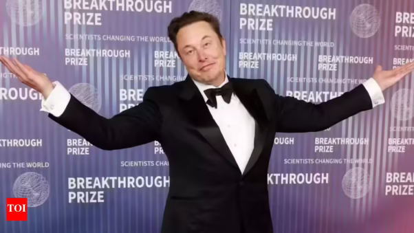 Người đàn ông giàu nhất thế giới Elon Musk vượt mốc tài sản 500 tỷ USD