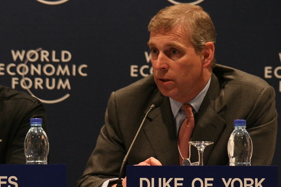 Vua Charles tước bỏ danh hiệu và dinh thự của Hoàng tử Andrew