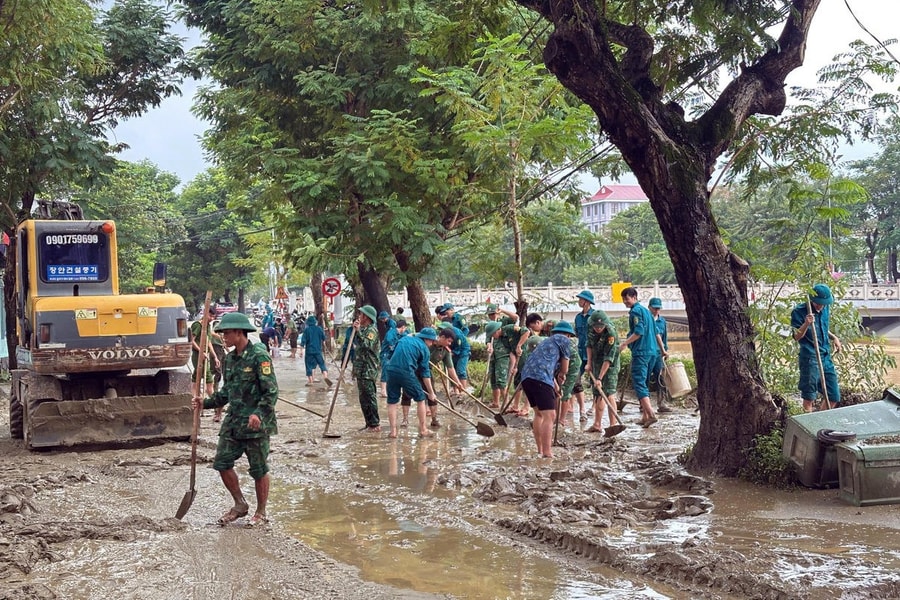 Hỗ trợ thêm 100 tỷ đồng cho Thành phố Huế khắc phục thiệt hại do mưa lũ