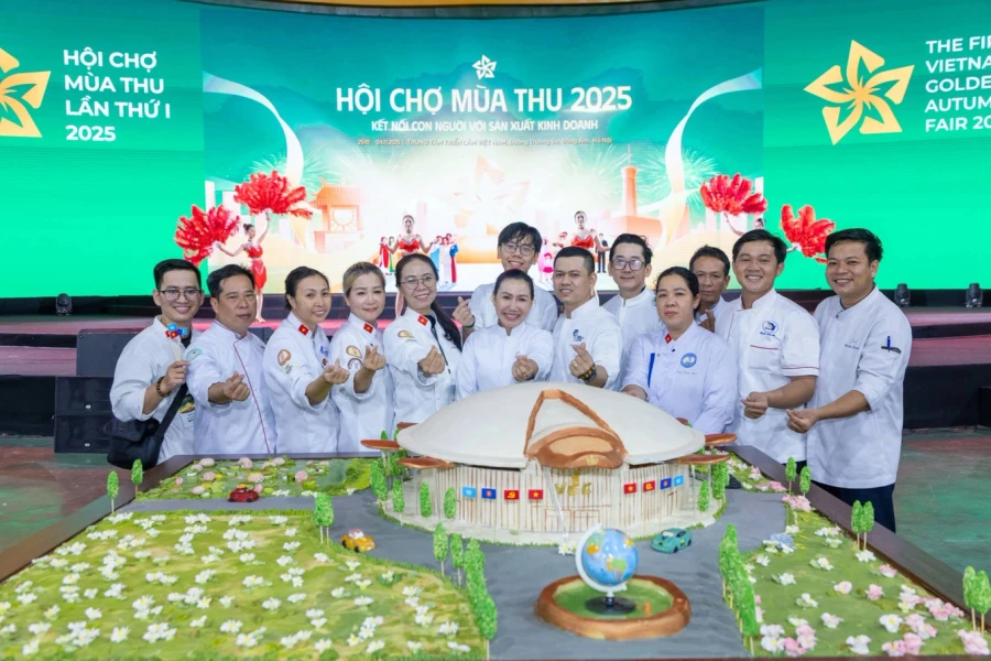 Kỷ lục tại Hội chợ Mùa Thu 2025: Mô hình bằng xôi hơn 500kg