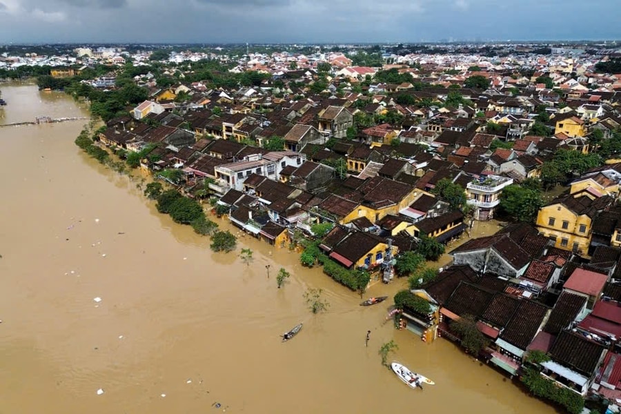 Agribank hỗ trợ kịp thời các tỉnh miền Trung khắc phục hậu quả lũ lụt do mưa lũ lịch sử