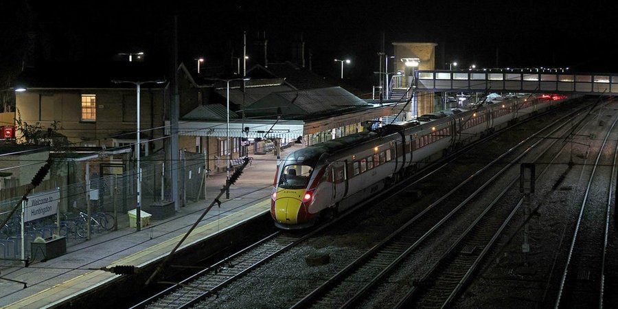 Đâm dao hàng loạt trên tàu hỏa Anh, nhiều người bị thương