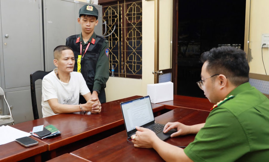 Khởi tố, bắt tạm giam đối tượng mua bán trái phép gần 2 bánh heroin