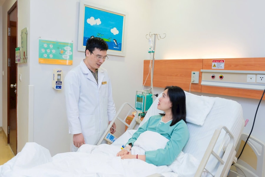 Hành trình tìm lại nụ cười cho những phụ nữ nhiều năm sợ soi gương