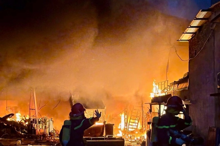 Phú Thọ: Dập tắt vụ cháy gara ô tô tại xã Thượng Cốc