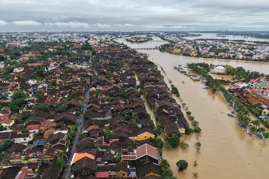 Khắc phục hậu quả bão lũ: Cơ cấu lại thời hạn trả nợ, miễn, giảm lãi