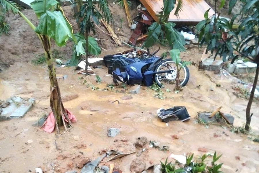 Sạt lở núi tại Hà Tĩnh, nhiều trang trại bị vùi lấp, thiệt hại lớn về tài sản