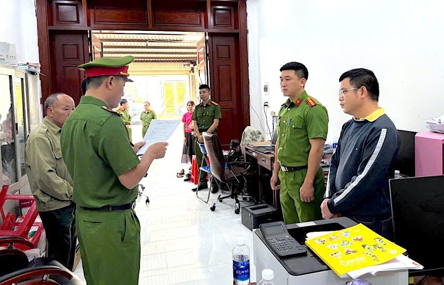 Gia Lai: Khởi tố giám đốc và phó giám đốc làm giả con dấu, tài liệu cơ quan tổ chức