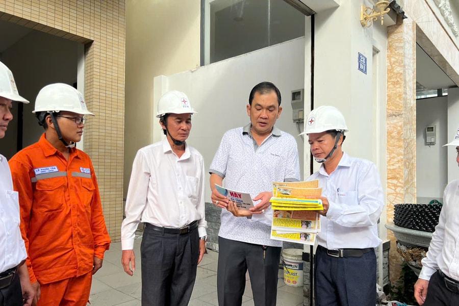 Mỗi mùa triều cường tới, xin đừng chủ quan với “an toàn điện”