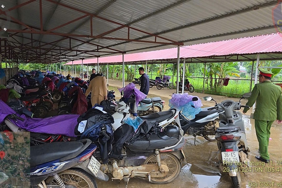 Hơn 19.000 học sinh bị phát hiện đi xe máy khi chưa đủ điều kiện