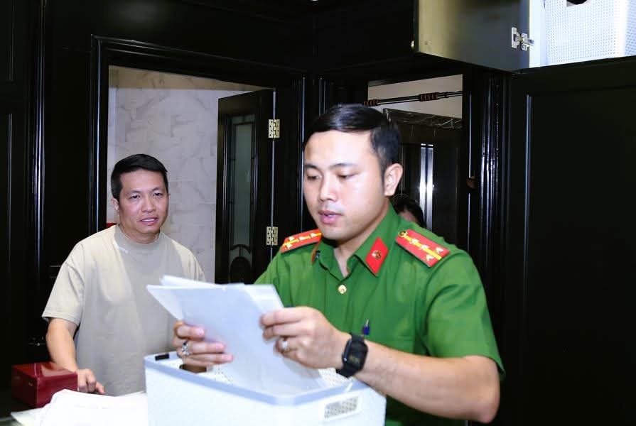 Bắt tạm giam Tổng giám đốc VB Group Nguyễn Quốc Vũ để điều tra hành vi sản xuất, buôn bán hàng giả